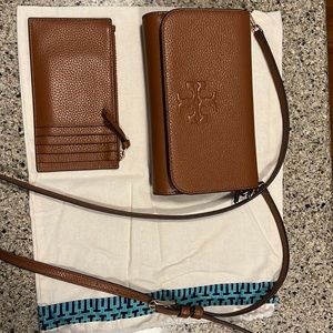 TORY BURCH THEA FLAT WALLET CROSSBODY